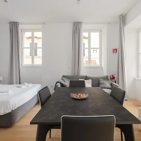 Hurban Anastasio 12 Terrace Park Apartment *