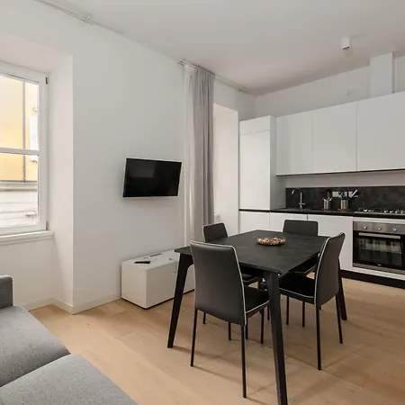 Hurban Anastasio 12 Terrace Park Apartment *